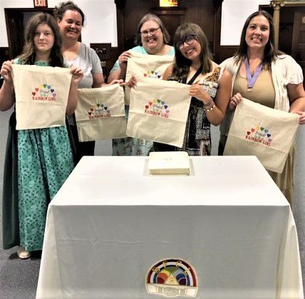 Rainbow Girls receive donated tote bags